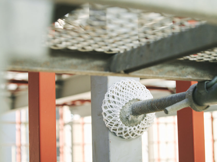 ボルトの果実（足場の養生）