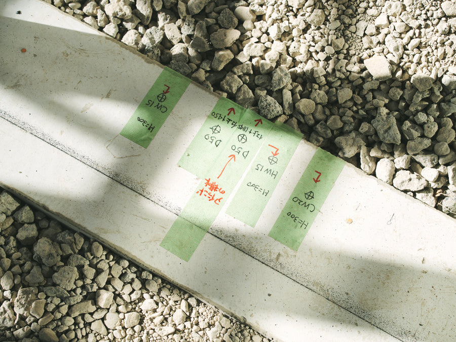 地上の標識（養生テープ）