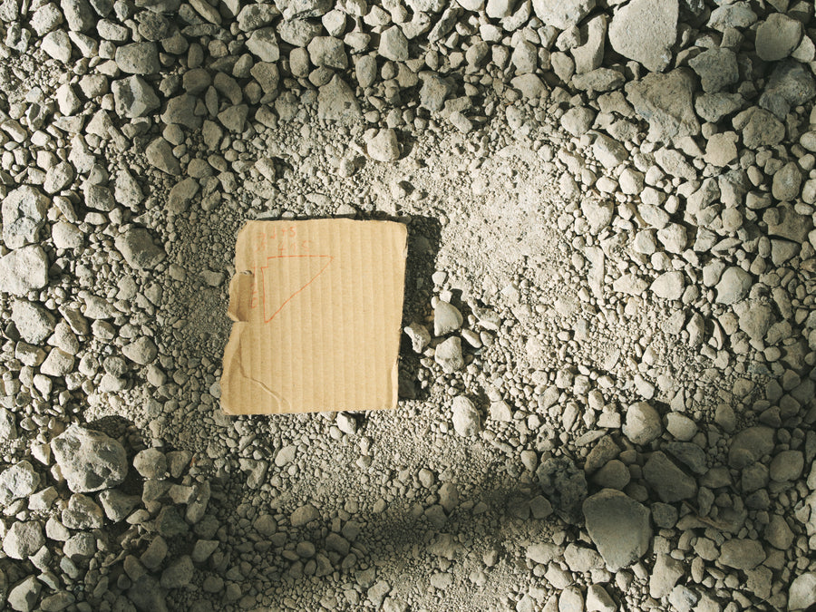 即興のジェスチャー（ダンボールのメモ）