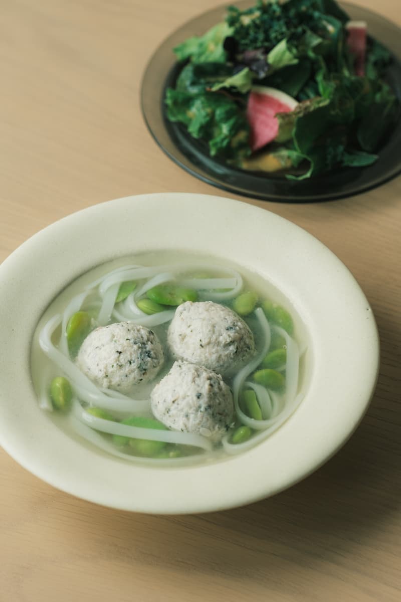 ハーブ鶏団子と季節野菜のスープ＆サラダセット（パン付き）
