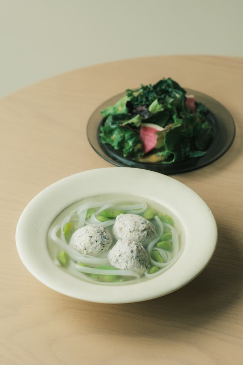 ハーブ鶏団子と季節野菜のスープ＆サラダセット（パン付き）